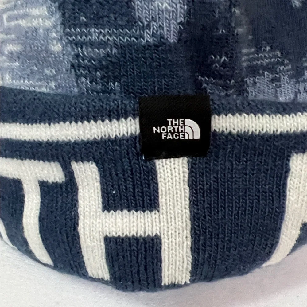 The North‎ Face Kids Youth Blue and White Pom-Pom Beanie ONE SIZE